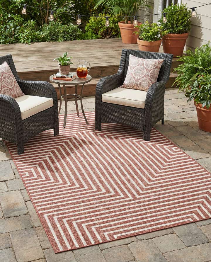 4' x 6' Easy-Clean Modern Indoor / Outdoor Rug