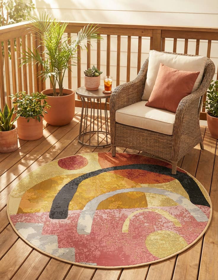 Detail image of 4' x 4'  Washable Modern Indoor / Outdoor Round Rug