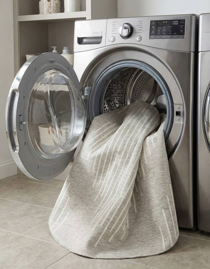 Detail image of 6' x 6'  Washable Modern Indoor / Outdoor Round Rug