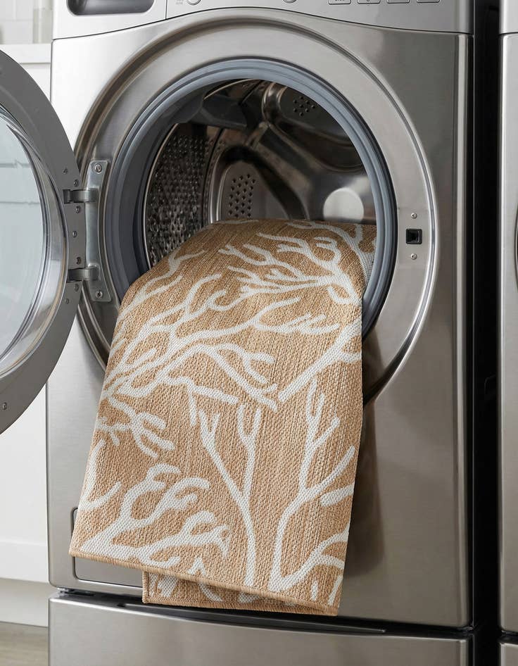 Detail image of  5' 3 x 8'  Washable Coastal Indoor / Outdoor Rug