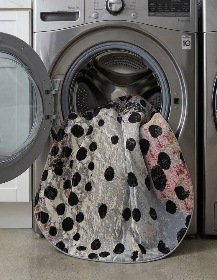 Detail image of  7' 10 x 7' 10  Washable Modern Indoor / Outdoor Round Rug