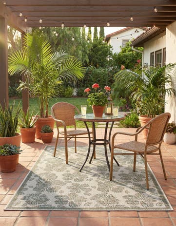 4' 1 x 6' 1 Easy-Clean Baja Indoor / Outdoor Rug