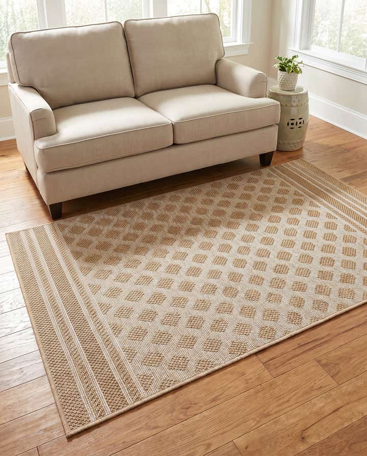 4' 1 x 6' 1 Easy-Clean Lattice Indoor / Outdoor Rug