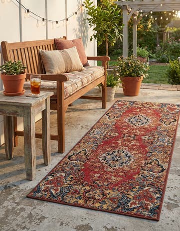 2' x 5' Easy-Clean Traditional Indoor / Outdoor Runner Rug