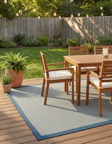 5' x 8' Easy-Clean Border Indoor / Outdoor Rug