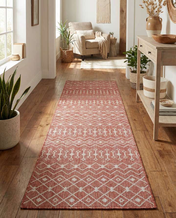 2' 7 x 10' Easy-Clean Lattice Indoor / Outdoor Runner Rug