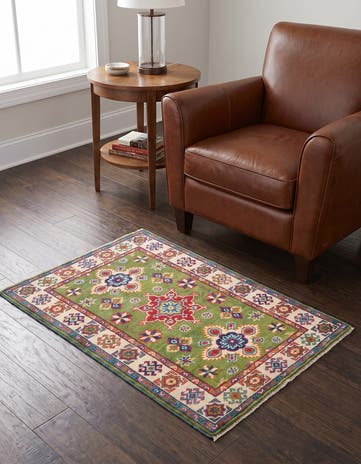 2' 8 x 4' Hand Knotted Kazak Rug