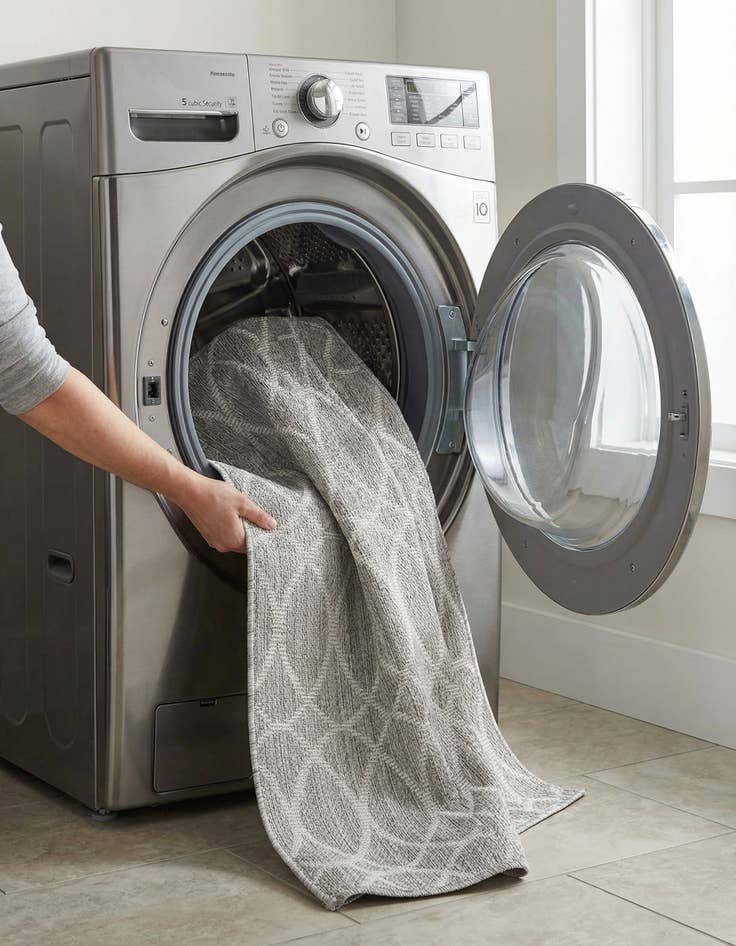 Detail image of  2' x 6'  Washable Lattice Indoor / Outdoor Runner Rug