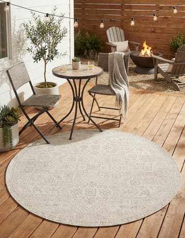 Light Gray Easy-Clean Aztec Indoor / Outdoor Round Rug