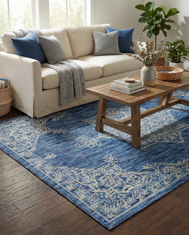 Detail image of 4' x 6' Easy-Clean Traditional Indoor / Outdoor Rug