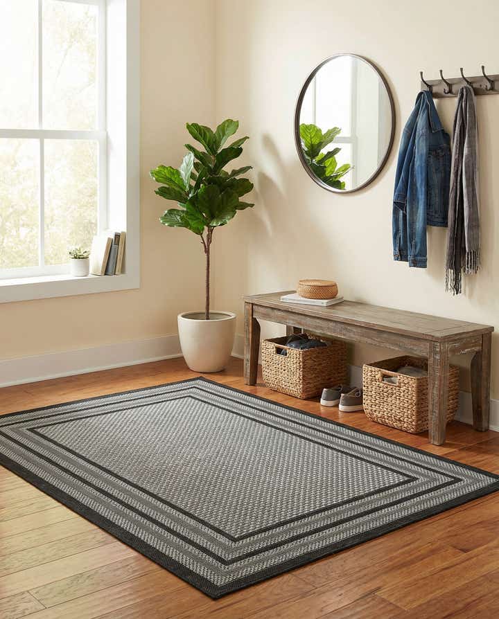 4' x 6' Easy-Clean Border Indoor / Outdoor Rug