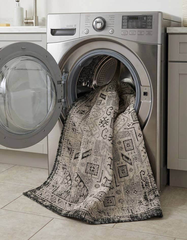 Detail image of 5' 3 x 5' 3  Washable Aztec Indoor / Outdoor Square Rug