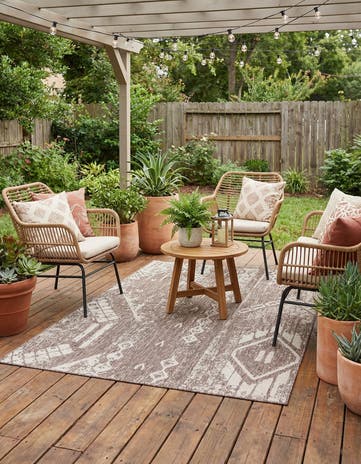 5' 3 x 8' Easy-Clean Bohemian Indoor / Outdoor Rug