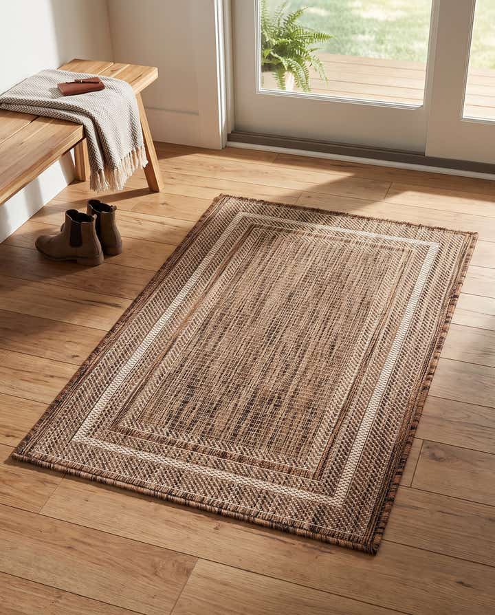 2' x 3' 1 Easy-Clean Border Indoor / Outdoor Rug