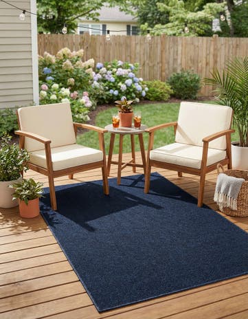 4' 1 x 6' 1 Easy-Clean Solid Indoor / Outdoor Rug