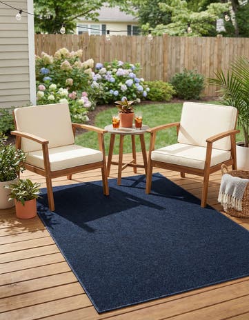 4' 1 x 6' 1 Easy-Clean Solid Indoor / Outdoor Rug