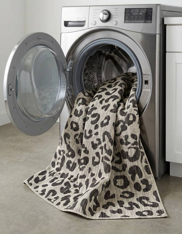 Detail image of  6' x 9'  Washable Safari Indoor / Outdoor Rug