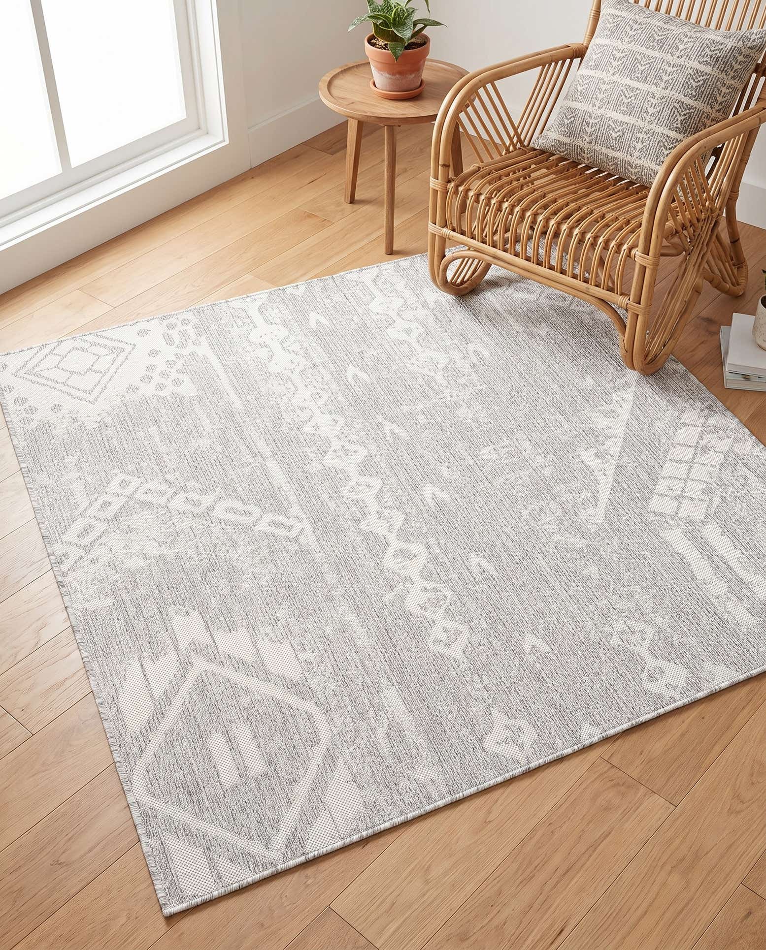 5' 3 x 5' 3 Easy-Clean Bohemian Indoor / Outdoor Square Rug