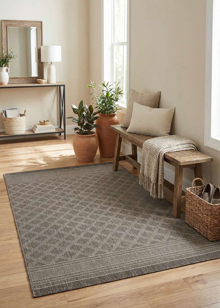 6' 1 x 9' Easy-Clean Trellis Indoor / Outdoor Rug