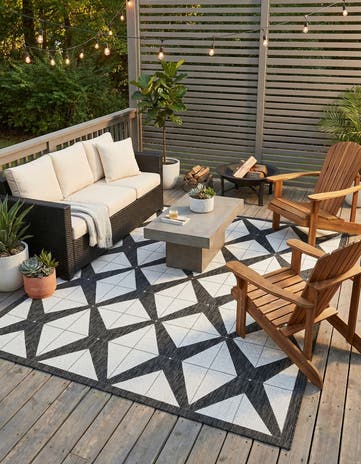 7' 10 x 10' Easy-Clean Modern Indoor / Outdoor Rug