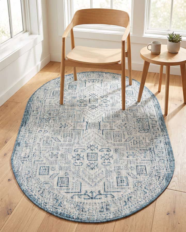 3' x 5' 3 Easy-Clean Aztec Indoor / Outdoor Oval Rug