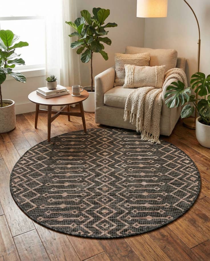 Detail image of 4' x 4' Easy-Clean Lattice Indoor / Outdoor Round Rug
