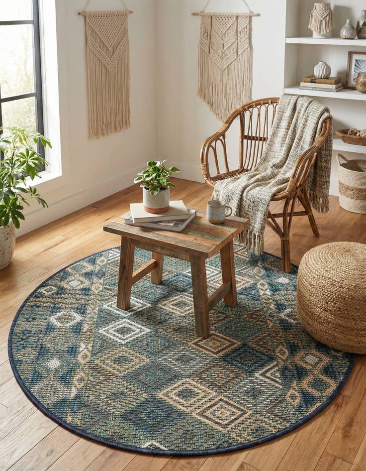 Detail image of 3' 3 x 3' 3  Washable Baja Indoor / Outdoor Round Rug