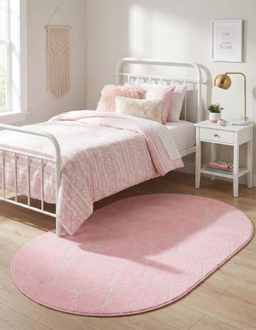 Light Pink Lattice Frieze Oval Rug