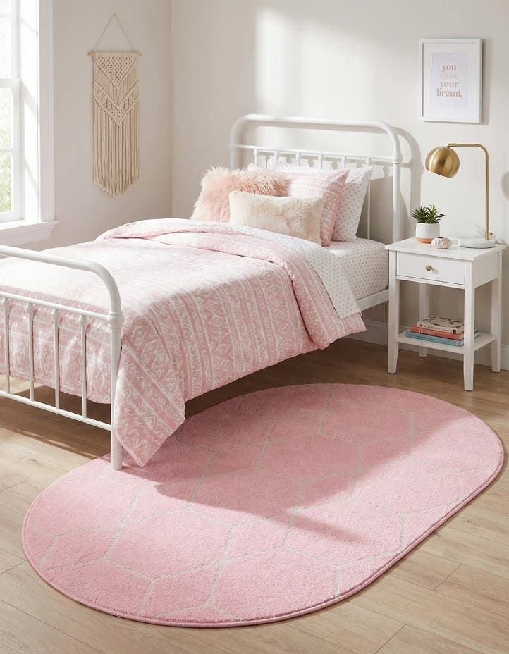 3' x 5' 3 Lattice Frieze Oval Rug