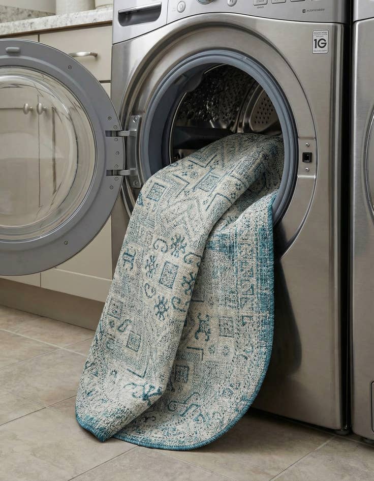 Detail image of 5' 3 x 8'  Washable Aztec Indoor / Outdoor Oval Rug