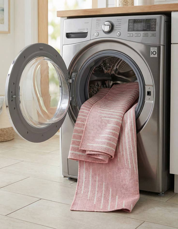 Detail image of 5' 3 x 5' 3  Washable Modern Indoor / Outdoor Square Rug