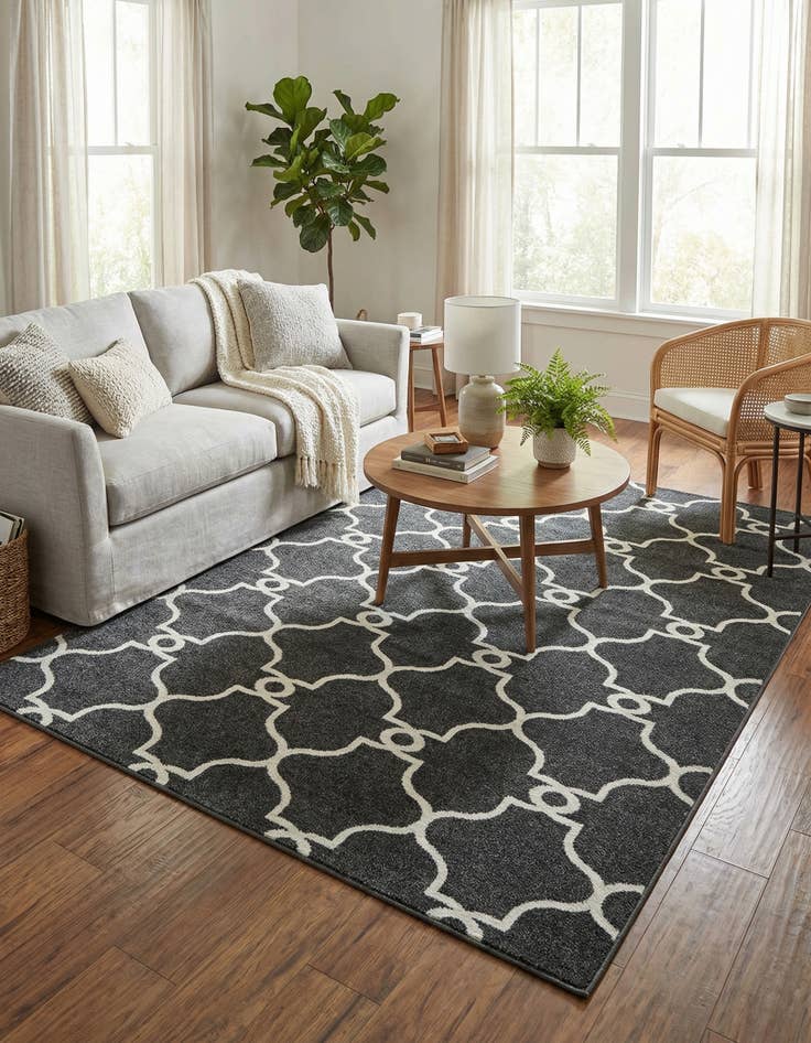 Detail image of 7' x 10'  Washable Trellis Indoor / Outdoor Rug