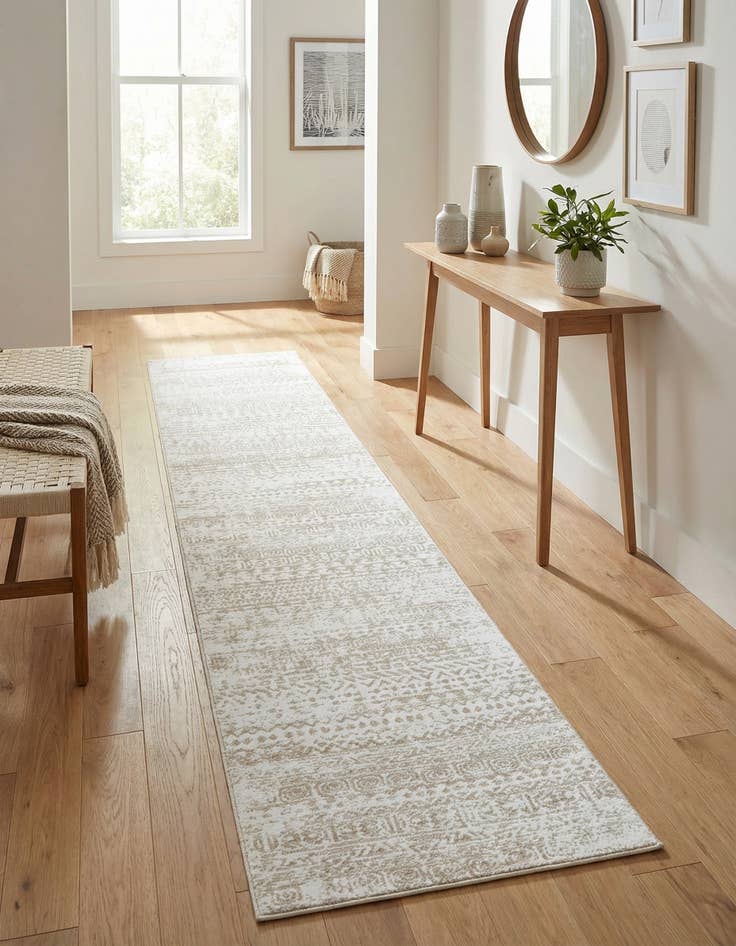 Detail image of 2' 6 x 13' Hermitage Runner Rug