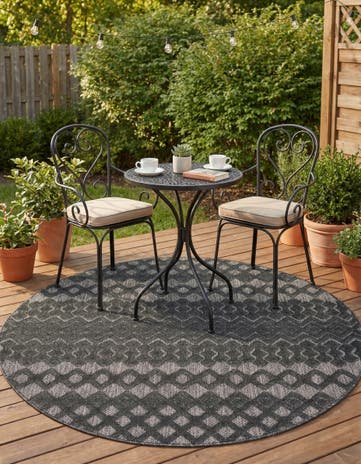 5' 3 x 5' 3 Easy-Clean Trellis Textured Indoor / Outdoor Round Rug