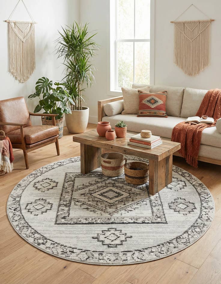 Detail image of 7' x 7' Cherokee Round Rug