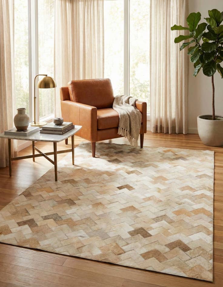 Detail image of 4' 2 x 5' 11 Cowhide Stocks Rug