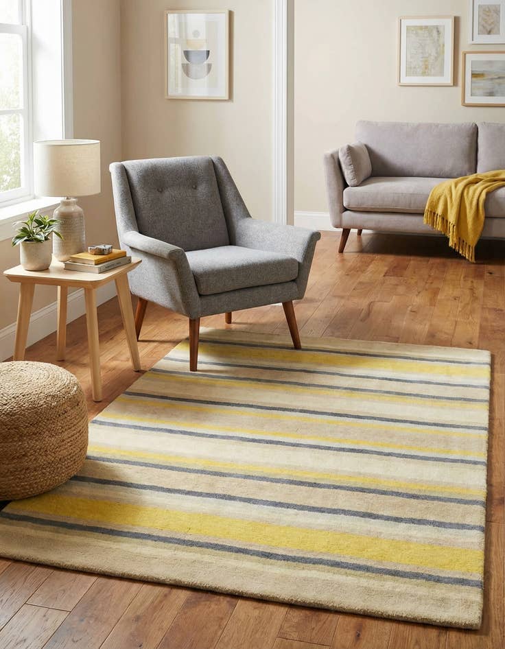 Detail image of 4' x 5' 7 Luna Wool Rug