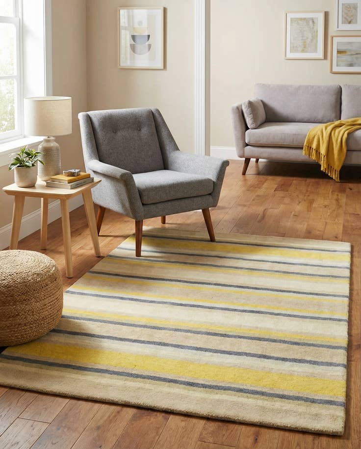 Detail image of 4' x 5' 7 Luna Wool Rug
