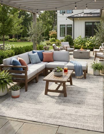 7' 10 x 11' Easy-Clean Modern Indoor / Outdoor Rug