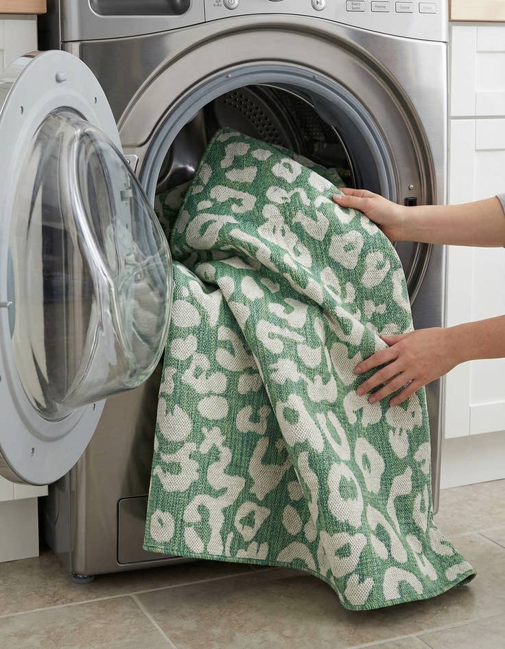 Detail image of  5' 3 x 5' 3  Washable Safari Indoor / Outdoor Square Rug