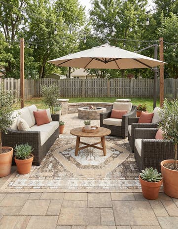 Natural Easy-Clean Traditional Indoor / Outdoor Square Rug