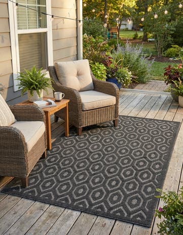5' 3 x 8' Easy-Clean Trellis Textured Indoor / Outdoor Rug