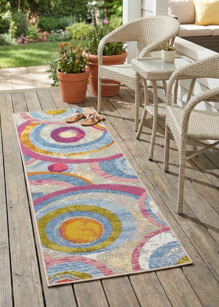2' x 6' Easy-Clean Modern Indoor / Outdoor Runner Rug