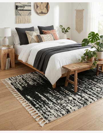 Black and White Serenity Shag Rug