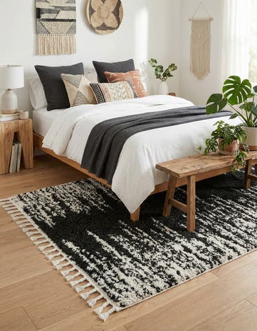 Black and White Serenity Shag Rug