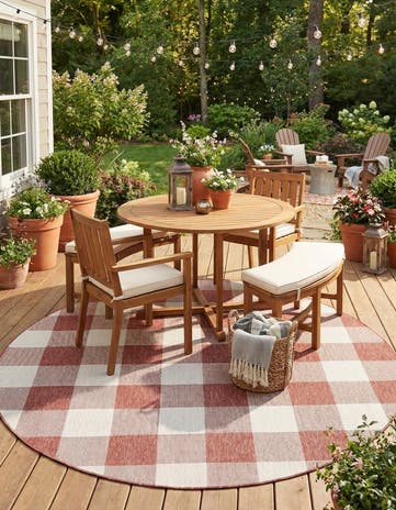 7' 10 x 7' 10 Easy-Clean Checkered Indoor / Outdoor Round Rug