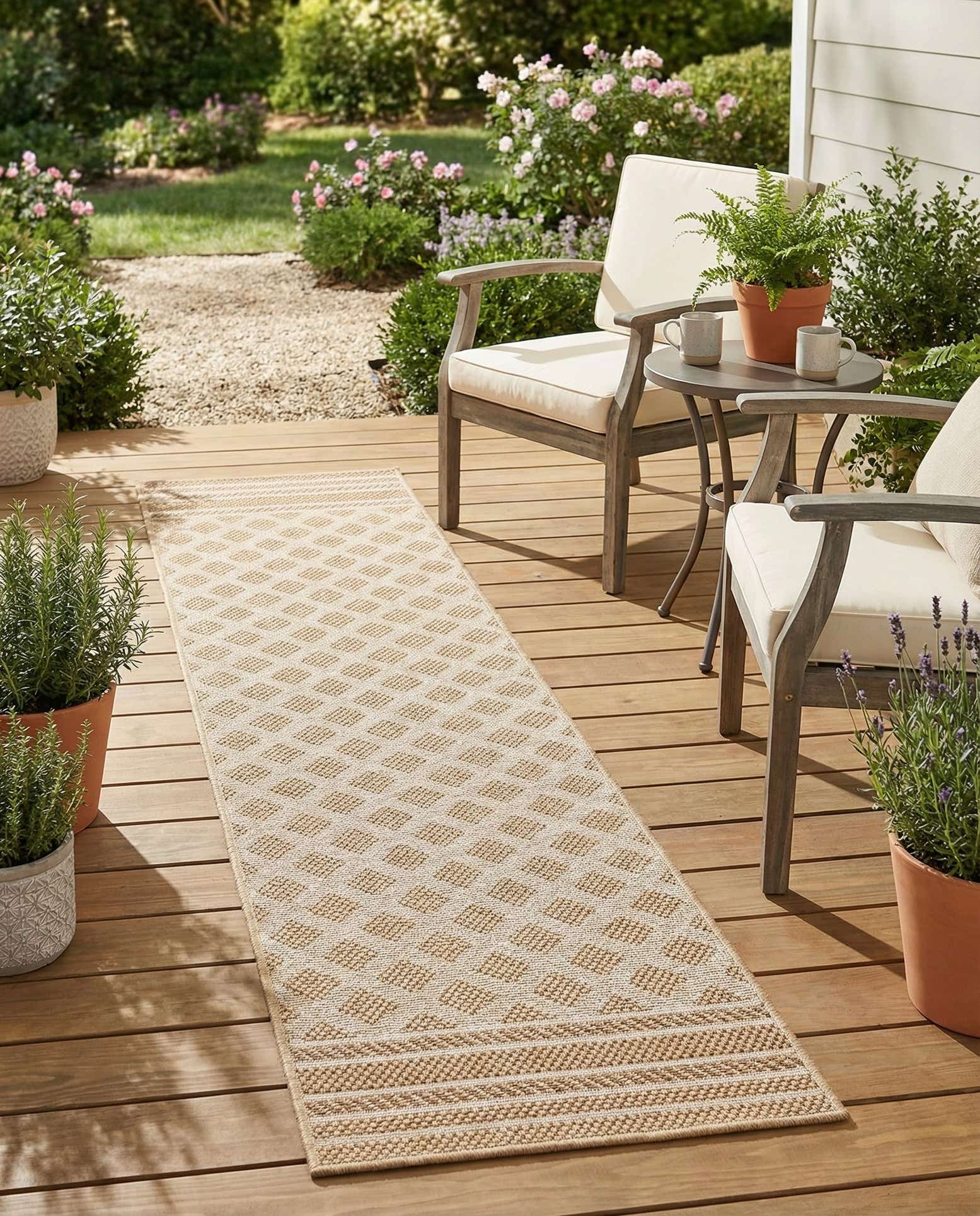 2' x 8' Easy-Clean Trellis Indoor / Outdoor Runner Rug