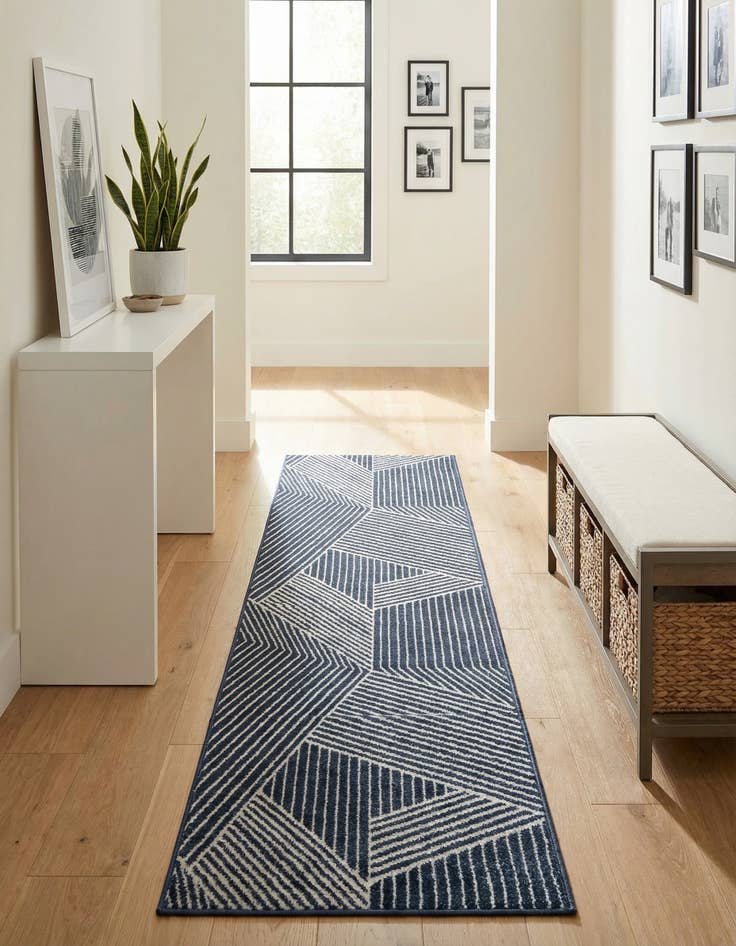 Detail image of 2' 7 x 10' Oslo Runner Rug