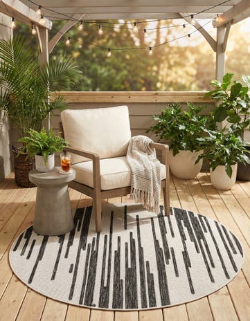 4' x 4' Easy-Clean Modern Indoor / Outdoor Round Rug