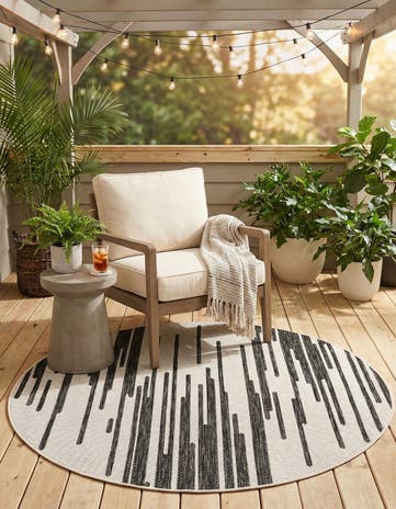 4' x 4' Easy-Clean Modern Indoor / Outdoor Round Rug